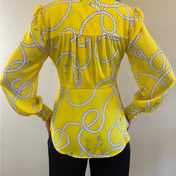 Cabi Reef Knot Blouse #5707 Plunging V-Neck Fitted Waist Bell Sleeve Top XS - Picture 3 of 8